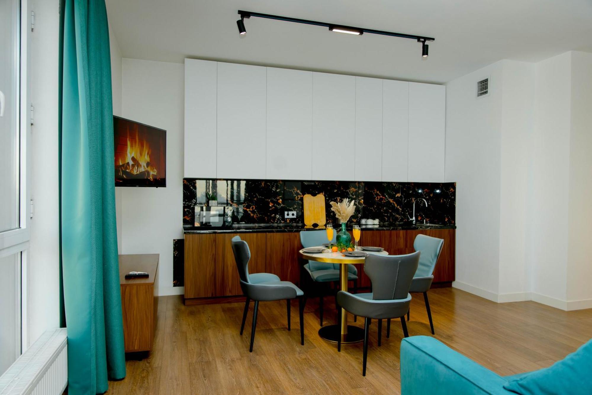 Business-class Apartment, евротрёшка с панорамным видом Apartment