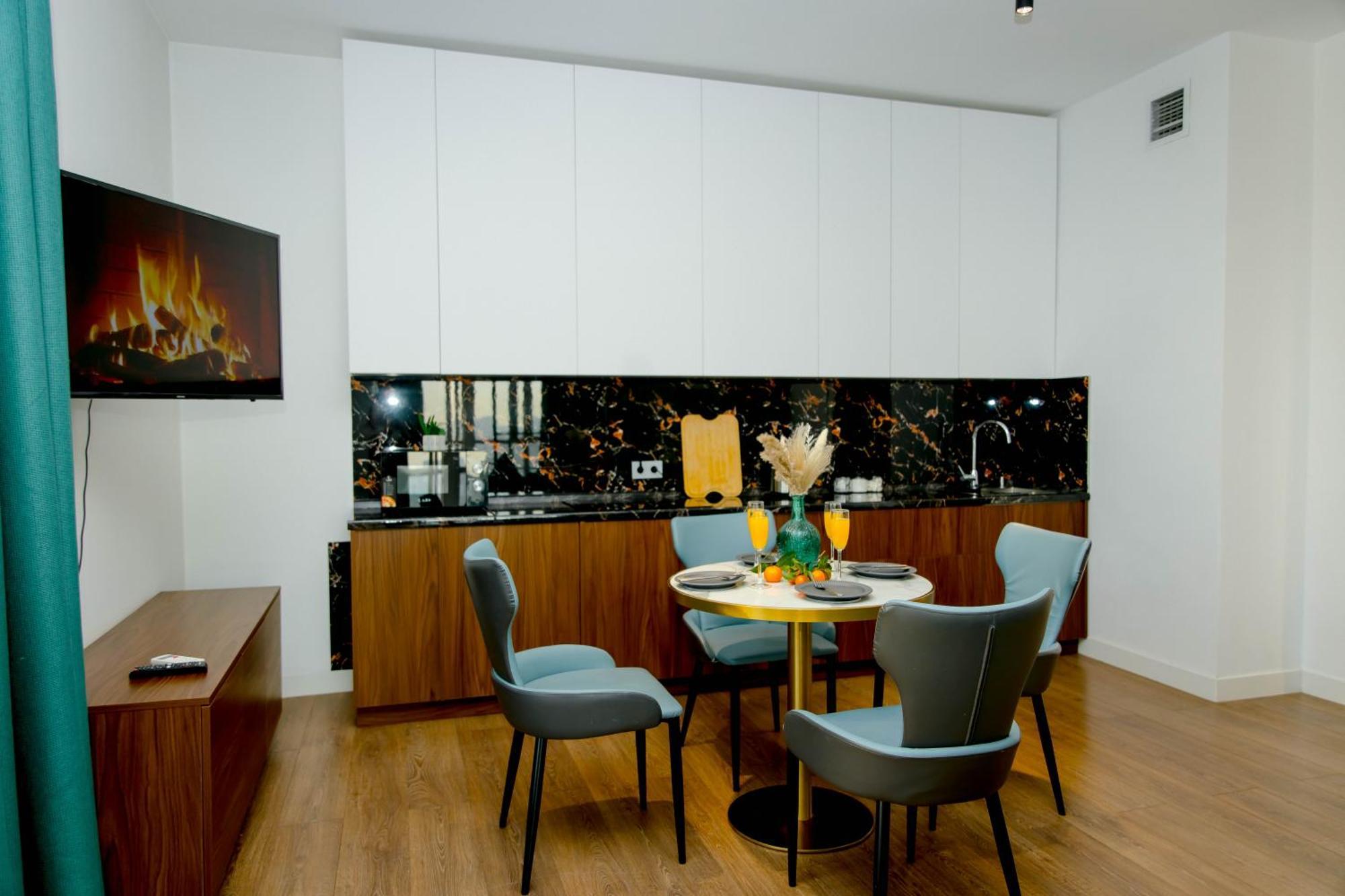 Apartment Business-class Apartment, евротрёшка с панорамным видом *